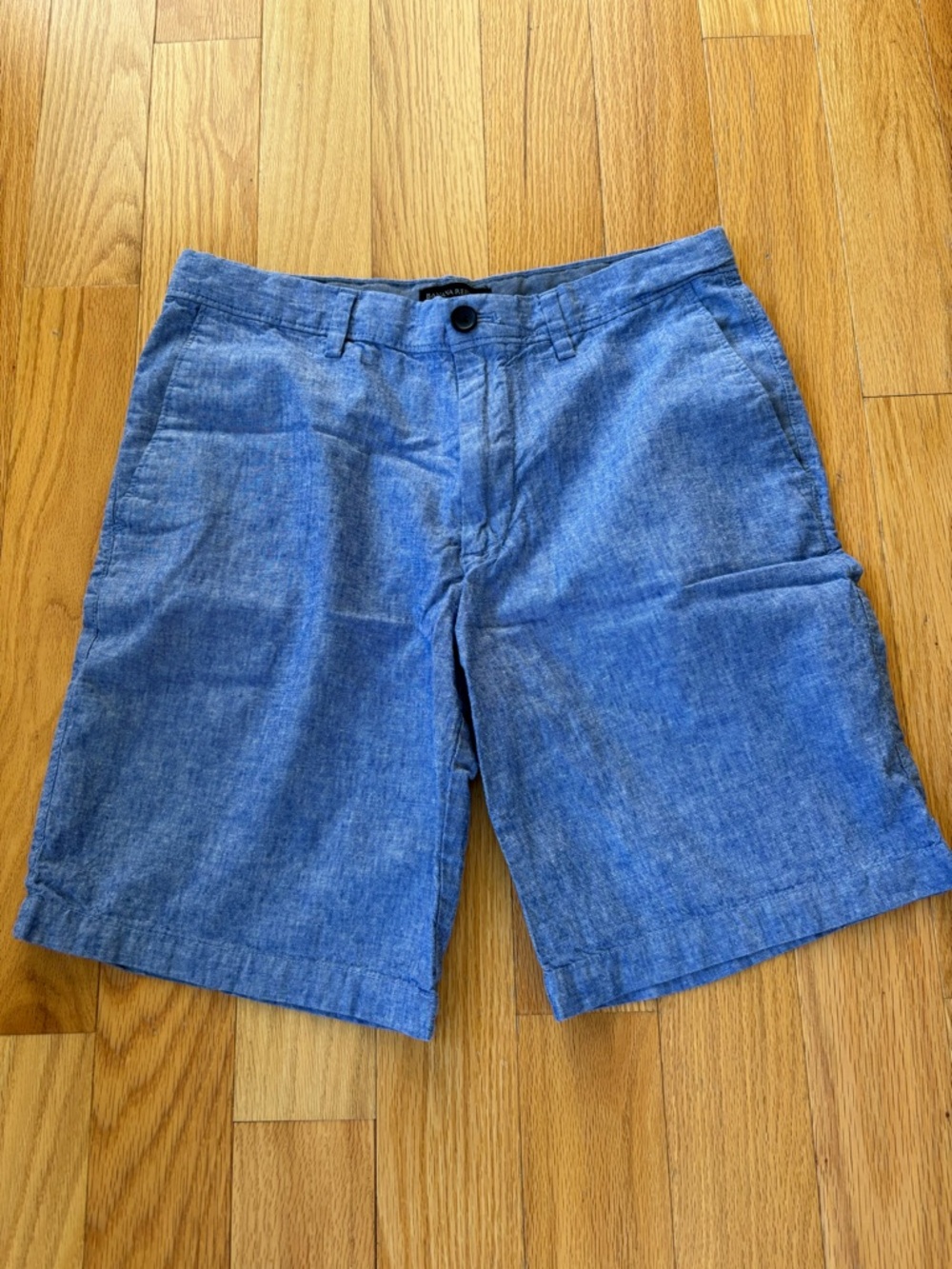 Banana Republic Men's Light Blue Linen Flat-Front Shorts